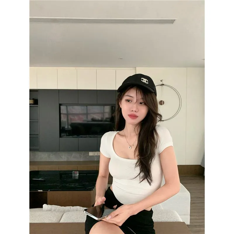 Cropped Irregular Pit Strip High-Waisted Tight-Fitting Short Sleeve Tee
